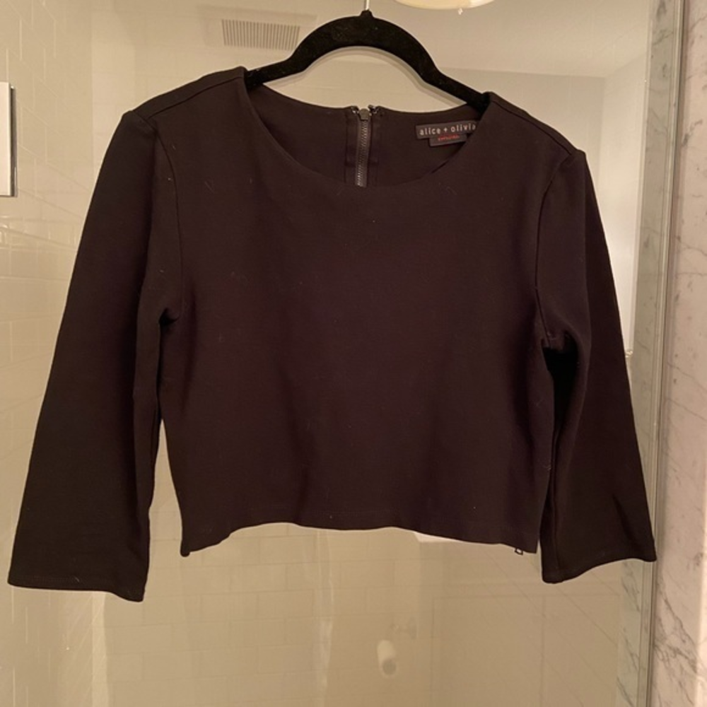 Alice +Olivia‎ Black crop top, long sleeve, leather destails, zippers